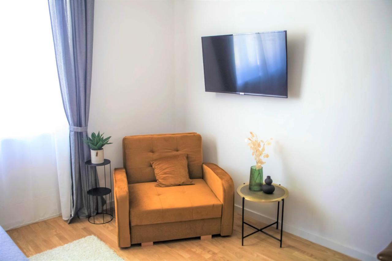 Hedone City Luxury Apartments With Free Parking Пула Экстерьер фото